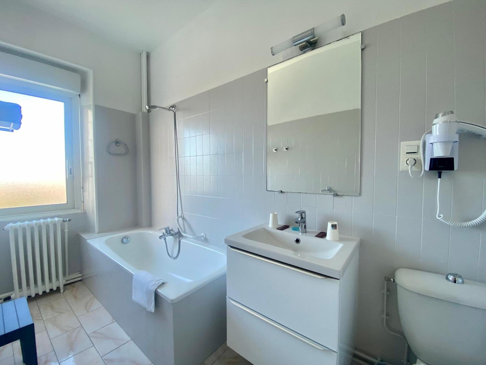 Hotel Le Pasteur Руаян Екстер'єр фото